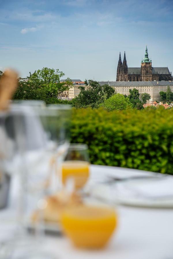 Nebozizek A Restaurant Daire Prag